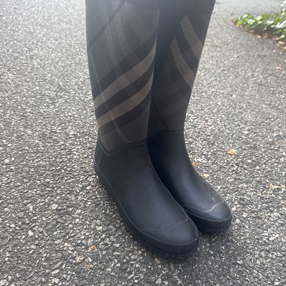 Burberry rain boots